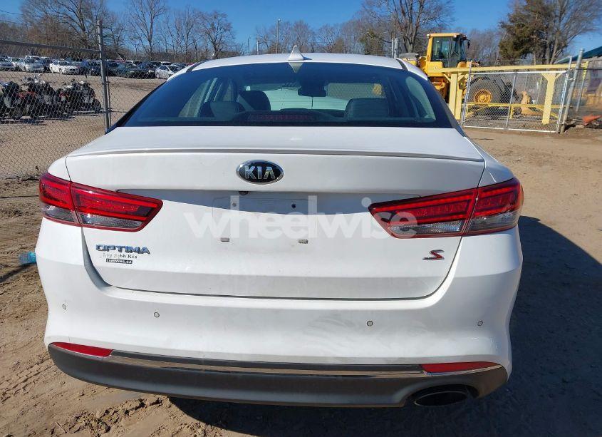 Photo 16 of 2018 Kia Optima S (VIN 5XXGT4L32JG190385)