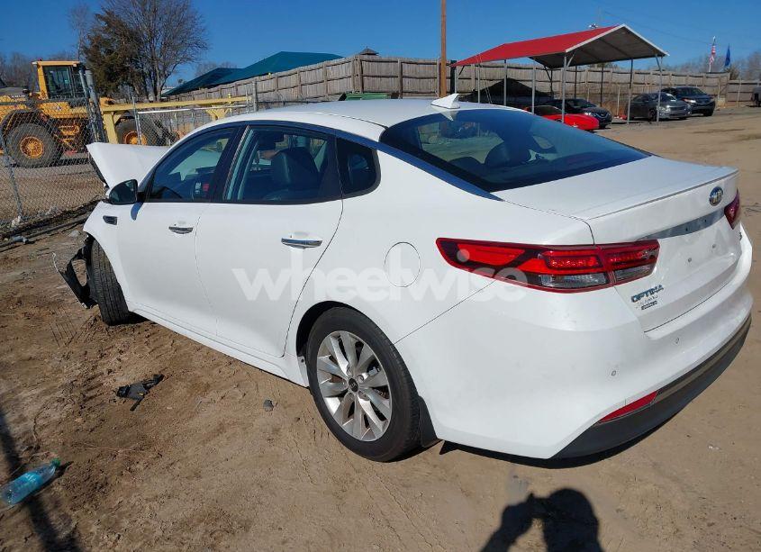 Photo 3 of 2018 Kia Optima S (VIN 5XXGT4L32JG190385)
