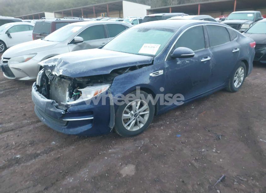 Photo 2 of 2018 Kia Optima LX (VIN 5XXGT4L32JG194758)