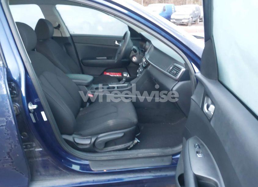 Photo 5 of 2018 Kia Optima LX (VIN 5XXGT4L32JG194758)