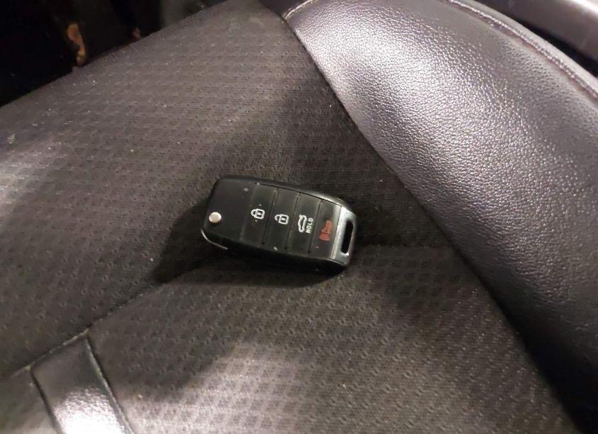 Photo 11 of 2018 Kia Optima S (VIN 5XXGT4L32JG213017)