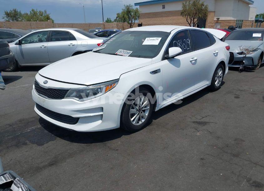 Photo 2 of 2018 Kia Optima LX (VIN 5XXGT4L32JG213616)