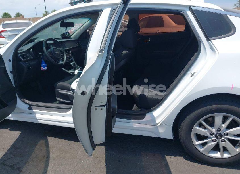 Photo 8 of 2018 Kia Optima LX (VIN 5XXGT4L32JG213616)