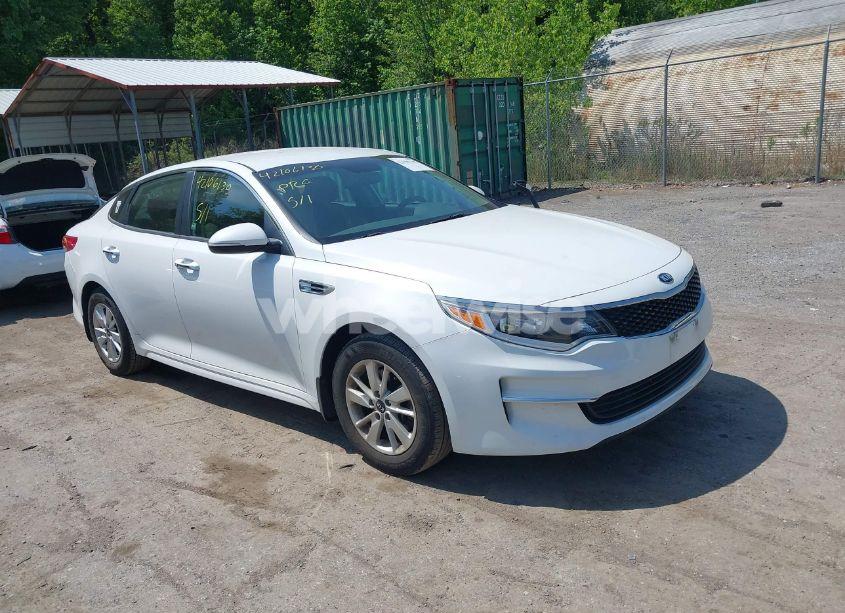 2018 Kia Optima LX (VIN 5XXGT4L32JG219402) main photo
