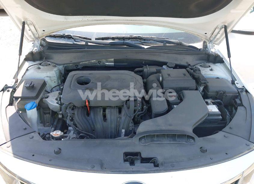 Photo 10 of 2018 Kia Optima LX (VIN 5XXGT4L32JG219402)