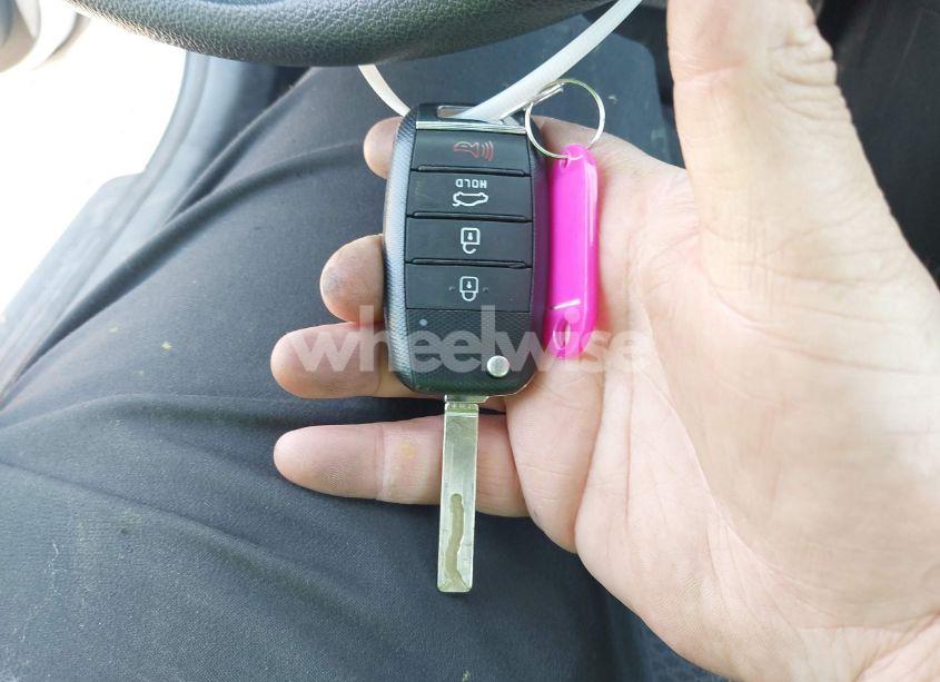 Photo 11 of 2018 Kia Optima LX (VIN 5XXGT4L32JG219402)