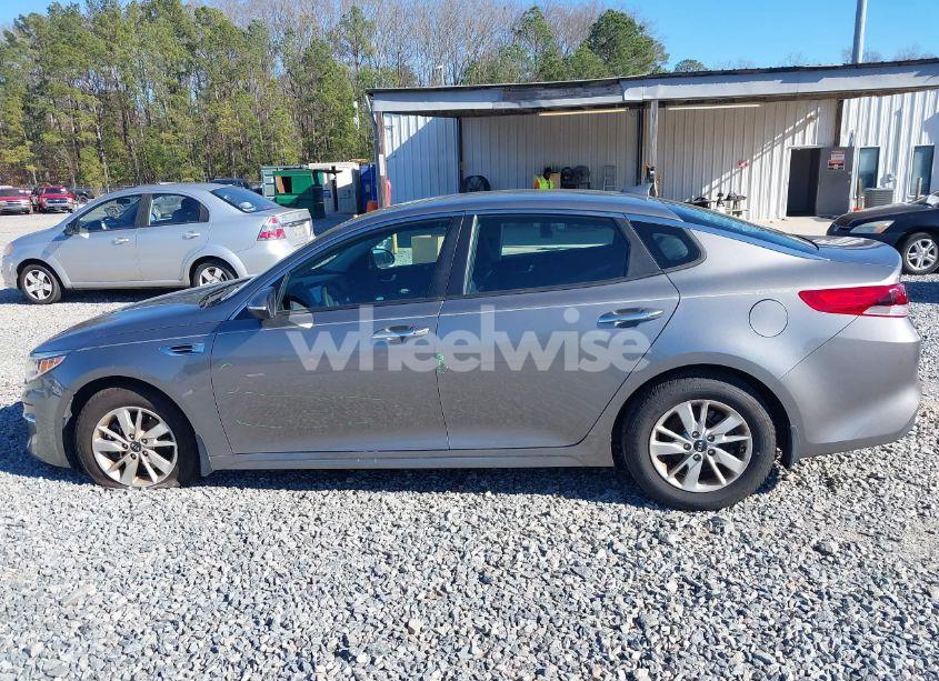 Photo 13 of 2018 Kia Optima LX (VIN 5XXGT4L32JG226379)