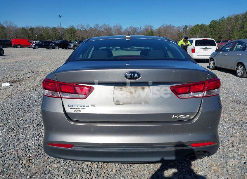 Photo 15 of 2018 Kia Optima LX (VIN 5XXGT4L32JG226379)