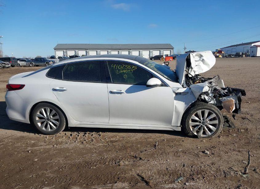 Photo 12 of 2018 Kia Optima S (VIN 5XXGT4L32JG234613)