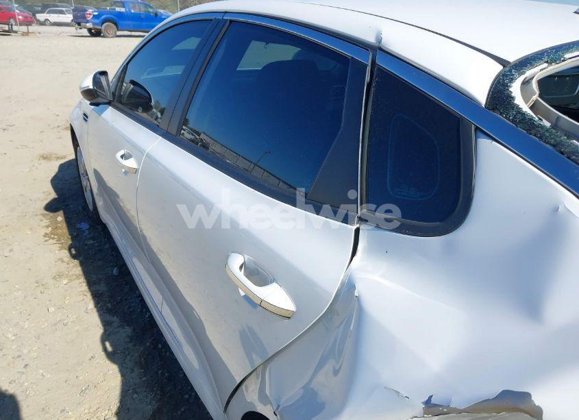 Photo 18 of 2018 Kia Optima LX (VIN 5XXGT4L32JG235891)