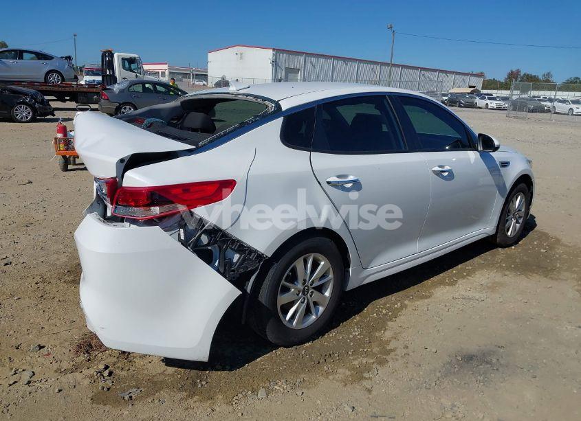 Photo 4 of 2018 Kia Optima LX (VIN 5XXGT4L32JG235891)