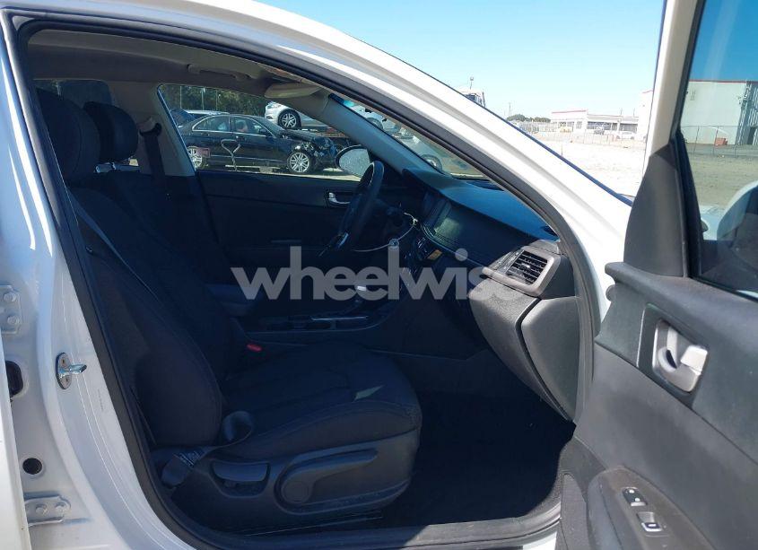 Photo 5 of 2018 Kia Optima LX (VIN 5XXGT4L32JG235891)