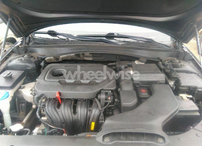 Photo 10 of 2018 Kia Optima S (VIN 5XXGT4L32JG245188)