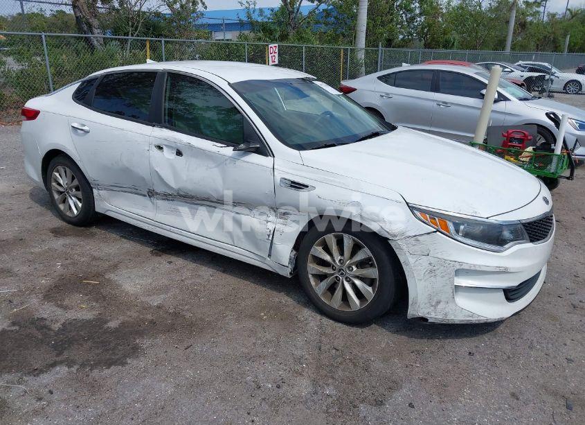 2018 Kia Optima LX (VIN 5XXGT4L32JG251685) main photo