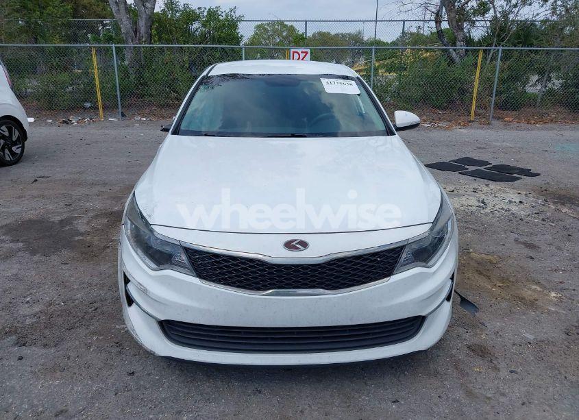 Photo 12 of 2018 Kia Optima LX (VIN 5XXGT4L32JG251685)