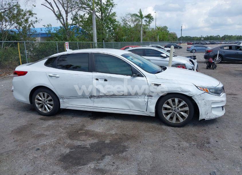 Photo 13 of 2018 Kia Optima LX (VIN 5XXGT4L32JG251685)