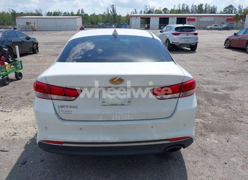 Photo 16 of 2018 Kia Optima LX (VIN 5XXGT4L32JG251685)
