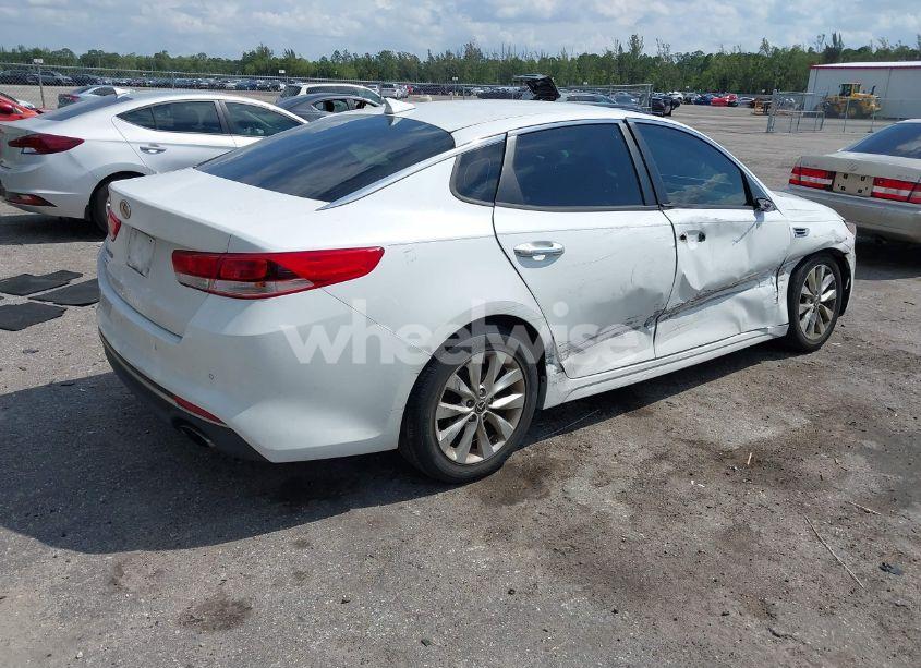 Photo 4 of 2018 Kia Optima LX (VIN 5XXGT4L32JG251685)