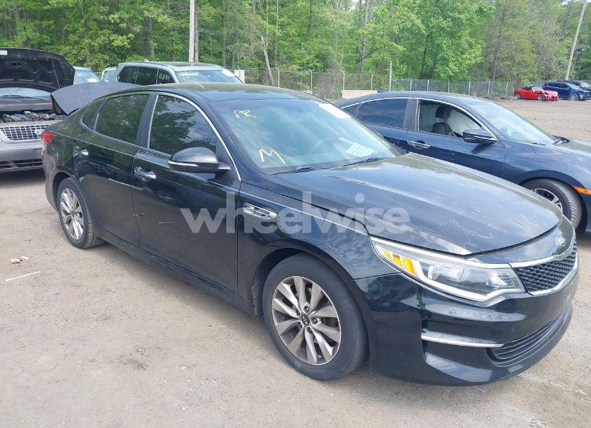 2018 Kia Optima LX (VIN 5XXGT4L32JG253713) main photo