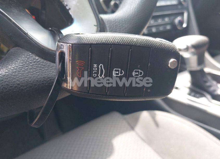 Photo 11 of 2018 Kia Optima LX (VIN 5XXGT4L32JG253713)