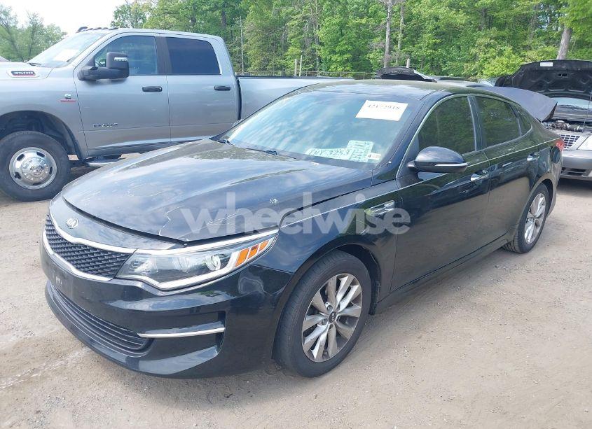 Photo 2 of 2018 Kia Optima LX (VIN 5XXGT4L32JG253713)