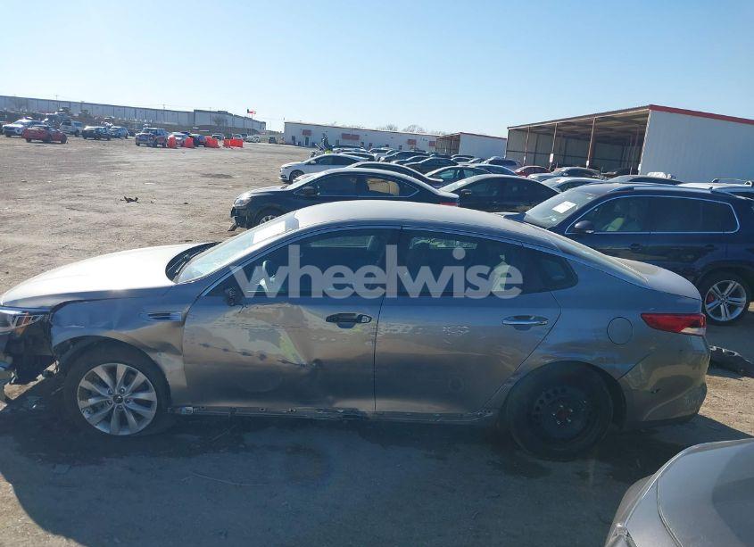 Photo 14 of 2018 Kia Optima LX (VIN 5XXGT4L32JG254229)