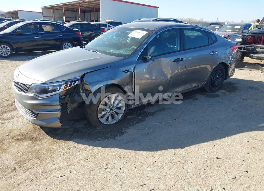 Photo 2 of 2018 Kia Optima LX (VIN 5XXGT4L32JG254229)