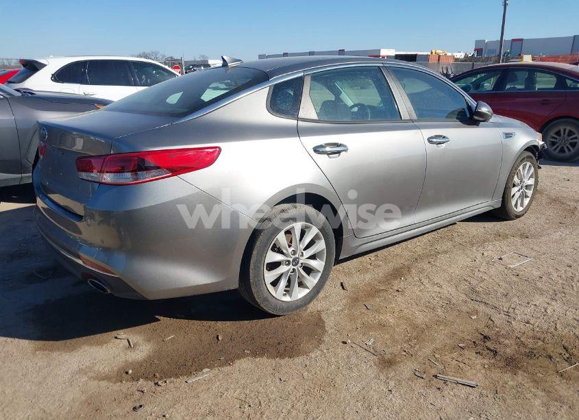 Photo 4 of 2018 Kia Optima LX (VIN 5XXGT4L32JG254229)