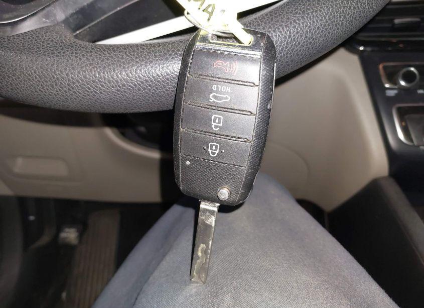 Photo 11 of 2018 Kia Optima LX (VIN 5XXGT4L32JG260564)