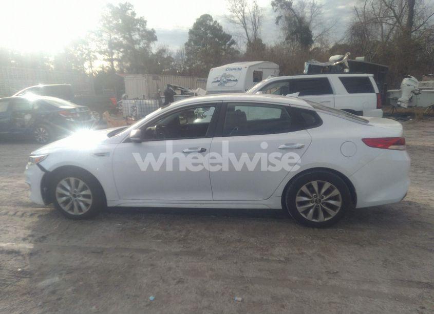 Photo 14 of 2018 Kia Optima LX (VIN 5XXGT4L32JG273573)
