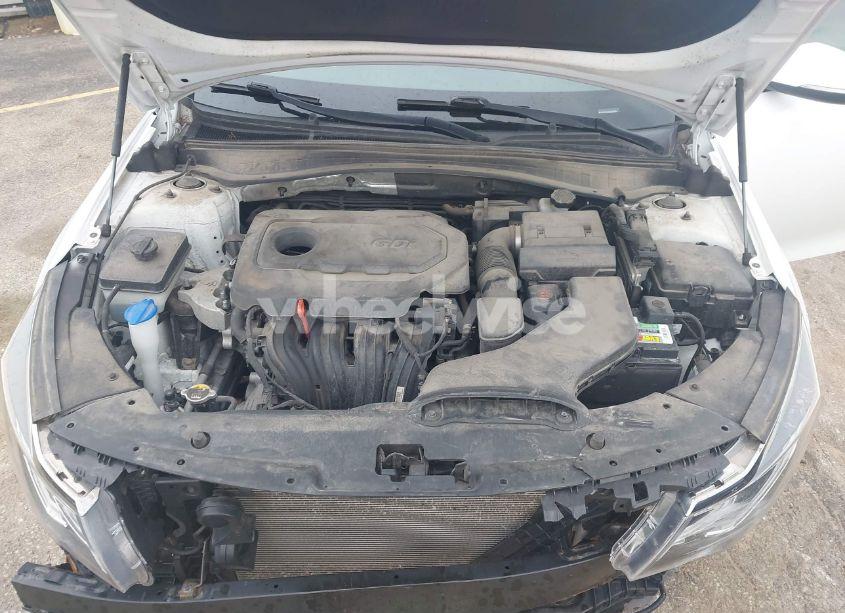 Photo 10 of 2019 Kia Optima LX (VIN 5XXGT4L32KG281528)