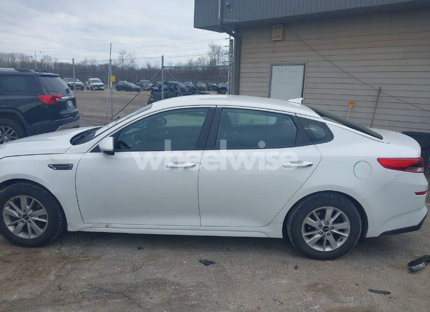 Photo 14 of 2019 Kia Optima LX (VIN 5XXGT4L32KG281528)