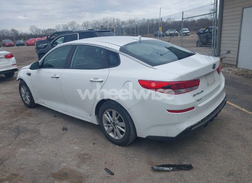 Photo 3 of 2019 Kia Optima LX (VIN 5XXGT4L32KG281528)