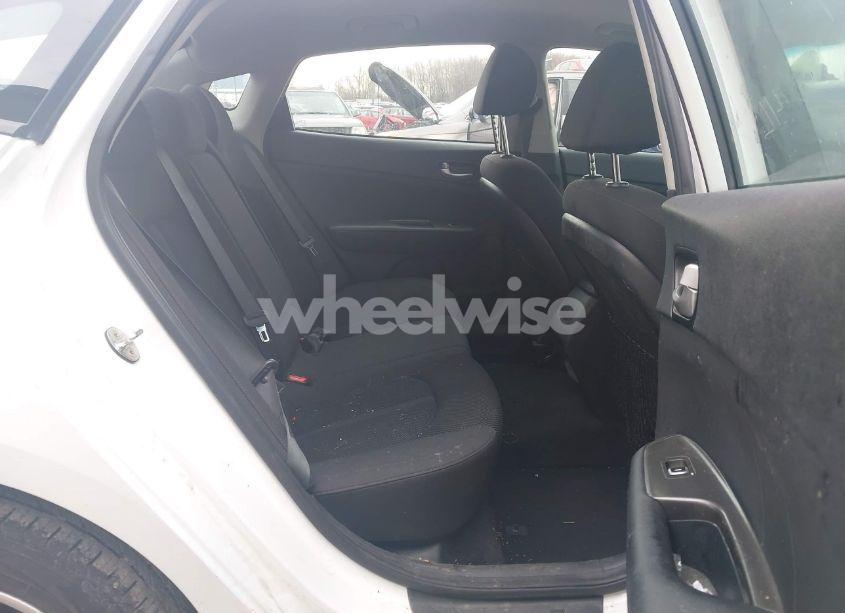 Photo 8 of 2019 Kia Optima LX (VIN 5XXGT4L32KG281528)