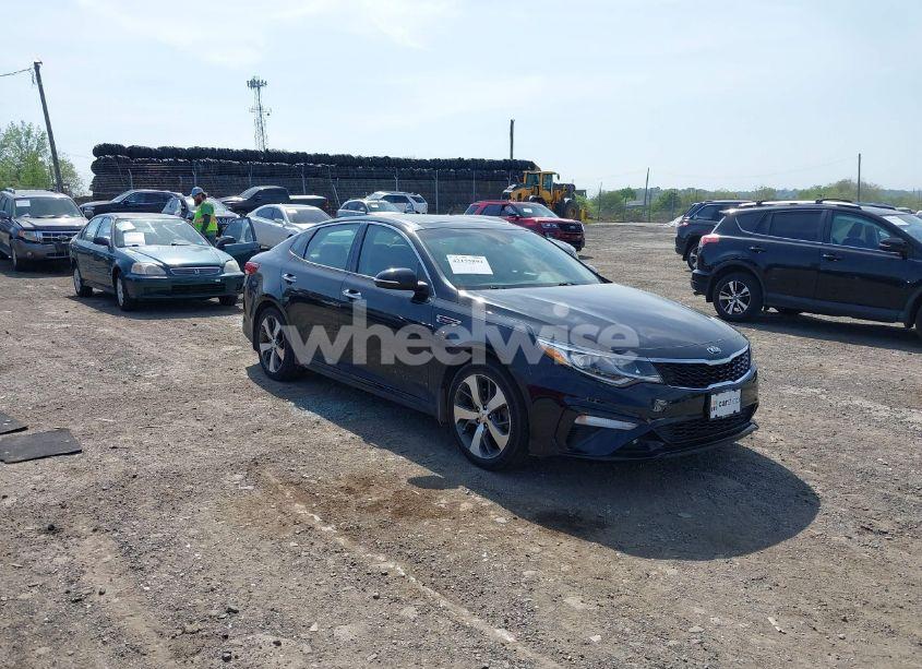 2019 Kia Optima S (VIN 5XXGT4L32KG284509) main photo