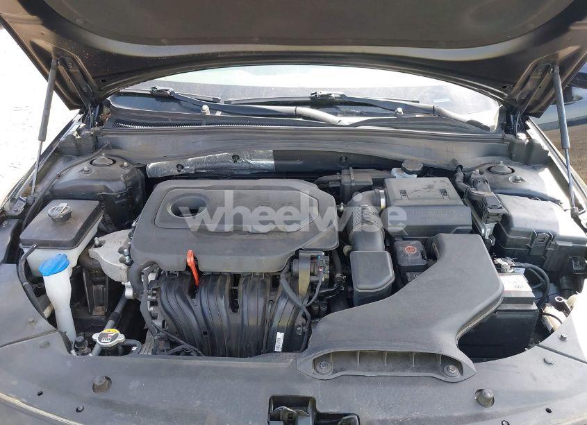 Photo 10 of 2019 Kia Optima S (VIN 5XXGT4L32KG284509)