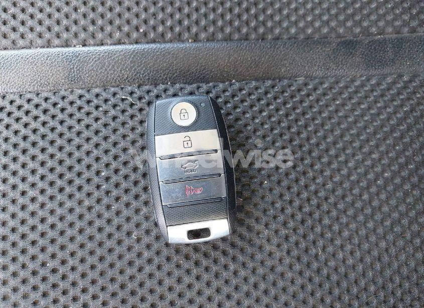 Photo 11 of 2019 Kia Optima S (VIN 5XXGT4L32KG284509)