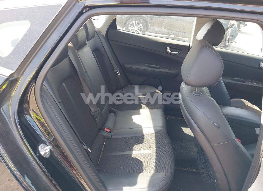 Photo 8 of 2019 Kia Optima S (VIN 5XXGT4L32KG284509)