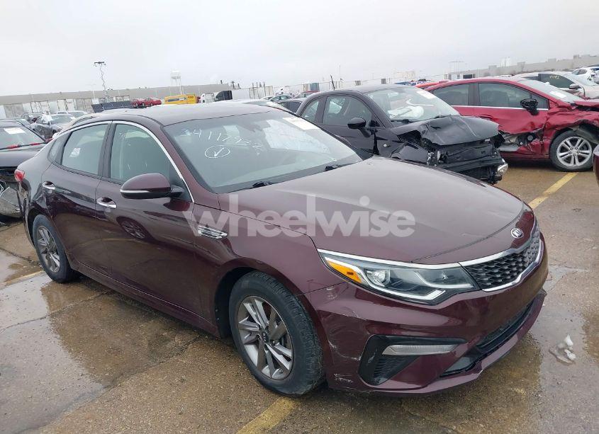 2019 Kia Optima LX (VIN 5XXGT4L32KG284980) main photo