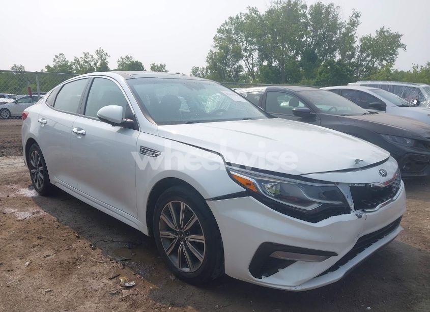 2019 Kia Optima LX (VIN 5XXGT4L32KG294411) main photo