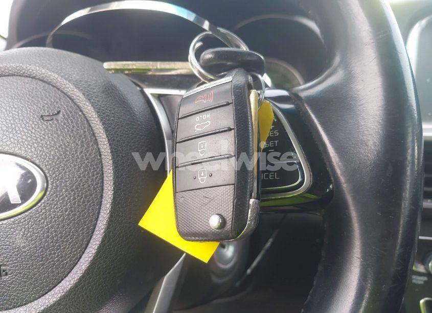 Photo 11 of 2019 Kia Optima LX (VIN 5XXGT4L32KG294411)