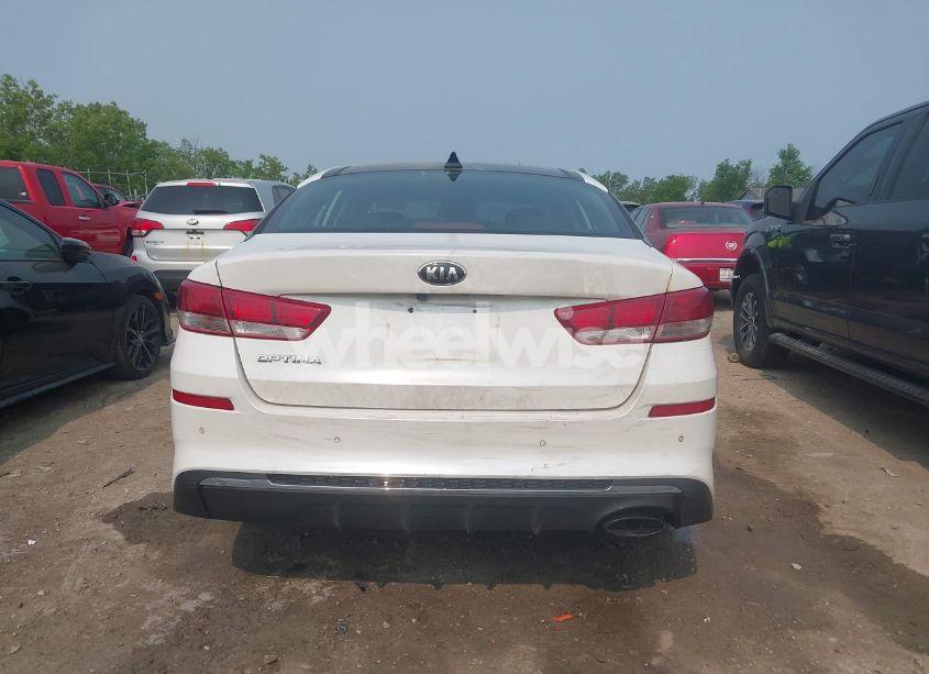 Photo 16 of 2019 Kia Optima LX (VIN 5XXGT4L32KG294411)