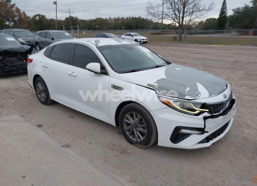2019 Kia Optima LX (VIN 5XXGT4L32KG298569) main photo