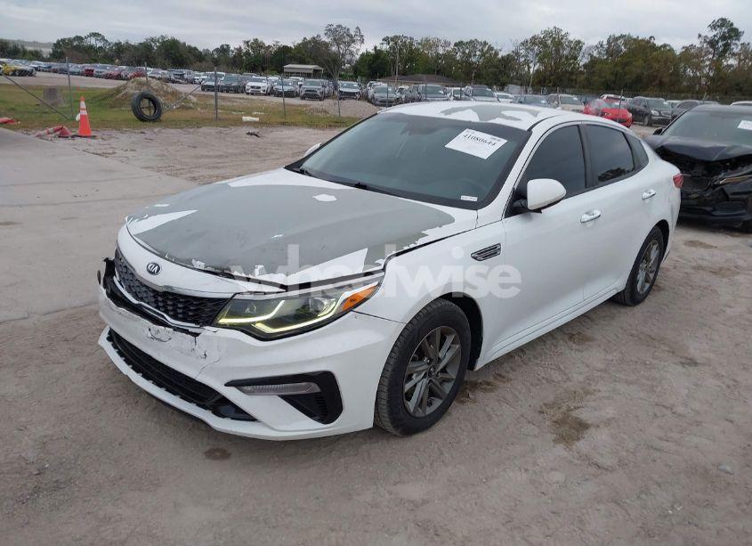 Photo 2 of 2019 Kia Optima LX (VIN 5XXGT4L32KG298569)