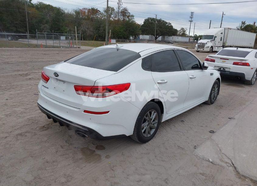 Photo 4 of 2019 Kia Optima LX (VIN 5XXGT4L32KG298569)