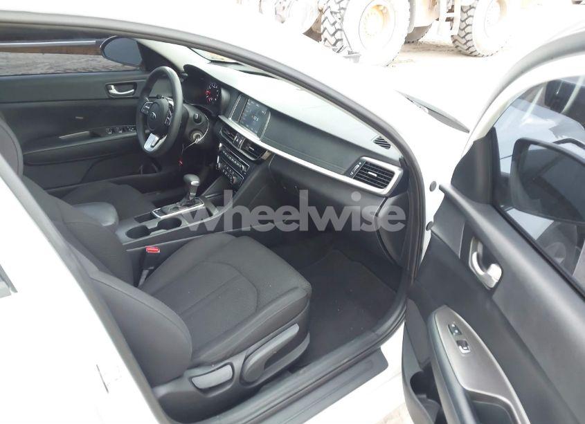 Photo 5 of 2019 Kia Optima LX (VIN 5XXGT4L32KG298569)