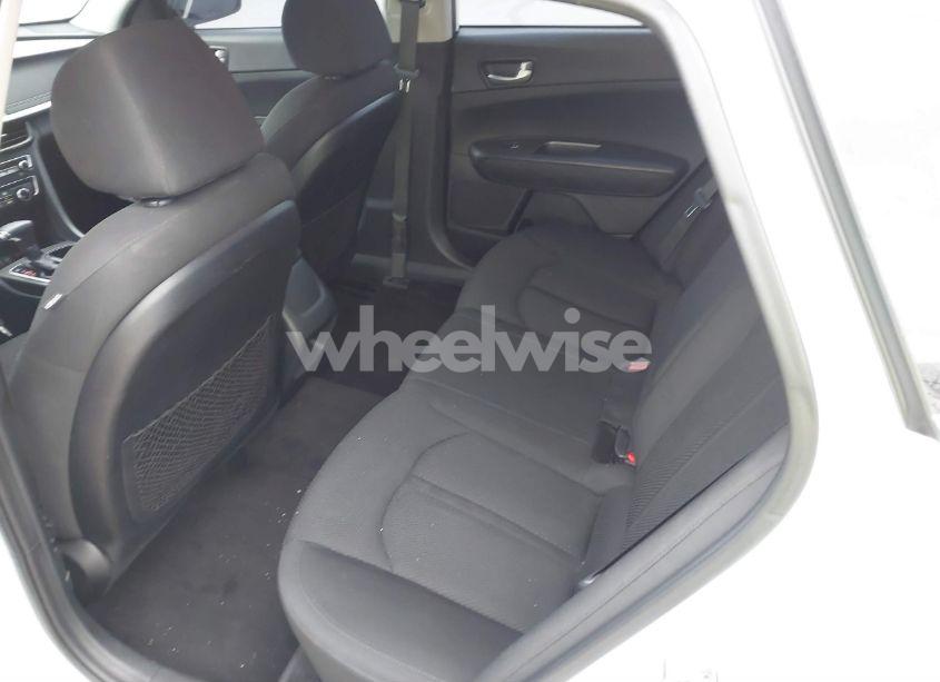 Photo 8 of 2019 Kia Optima LX (VIN 5XXGT4L32KG298569)