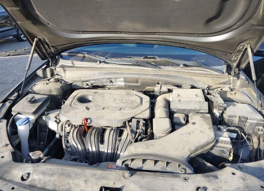 Photo 10 of 2019 Kia Optima LX (VIN 5XXGT4L32KG305455)