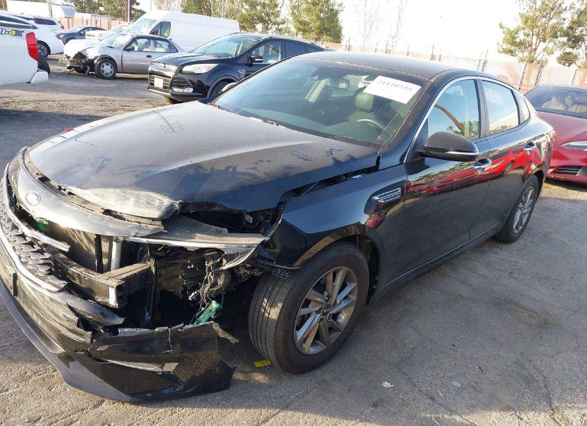 Photo 2 of 2019 Kia Optima LX (VIN 5XXGT4L32KG305455)
