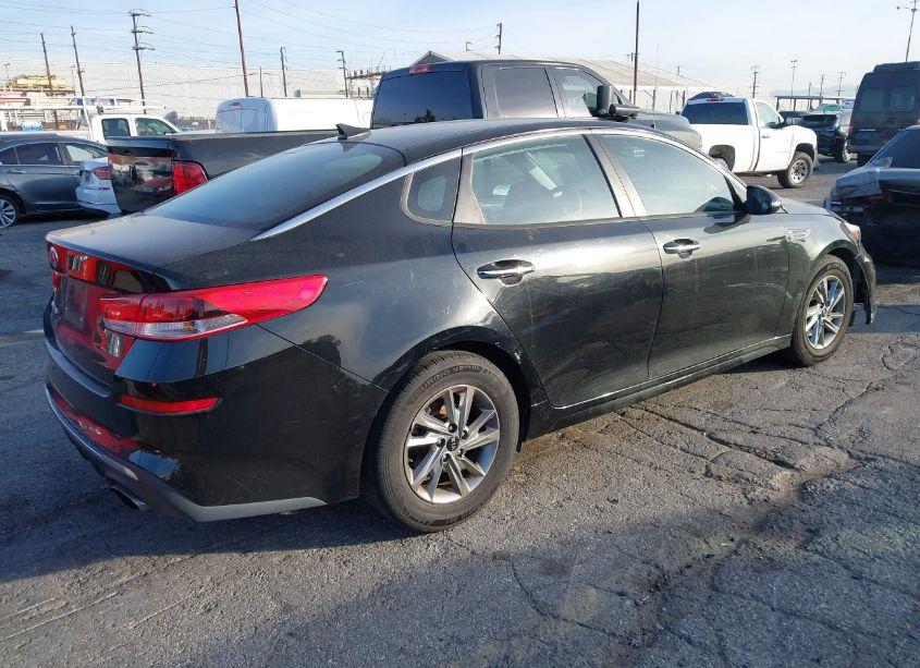 Photo 4 of 2019 Kia Optima LX (VIN 5XXGT4L32KG305455)